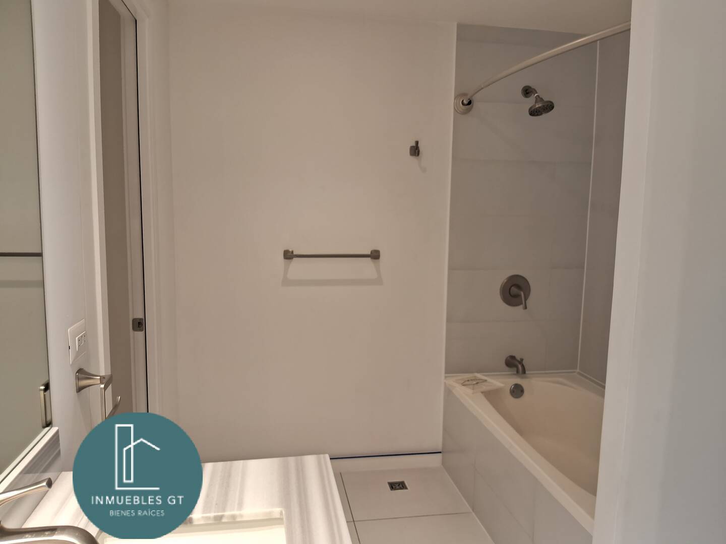 Apartamento en Alquiler zona 10 - Miniatura 9
