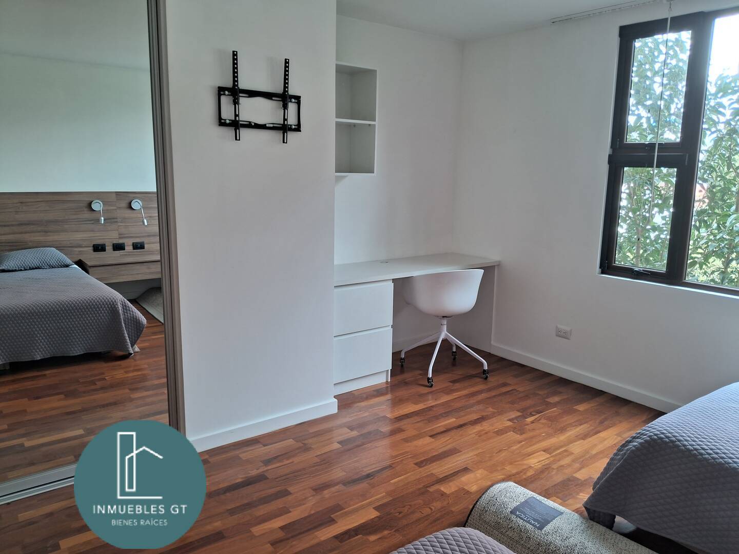 Apartamento en Alquiler zona 10 - Miniatura 13