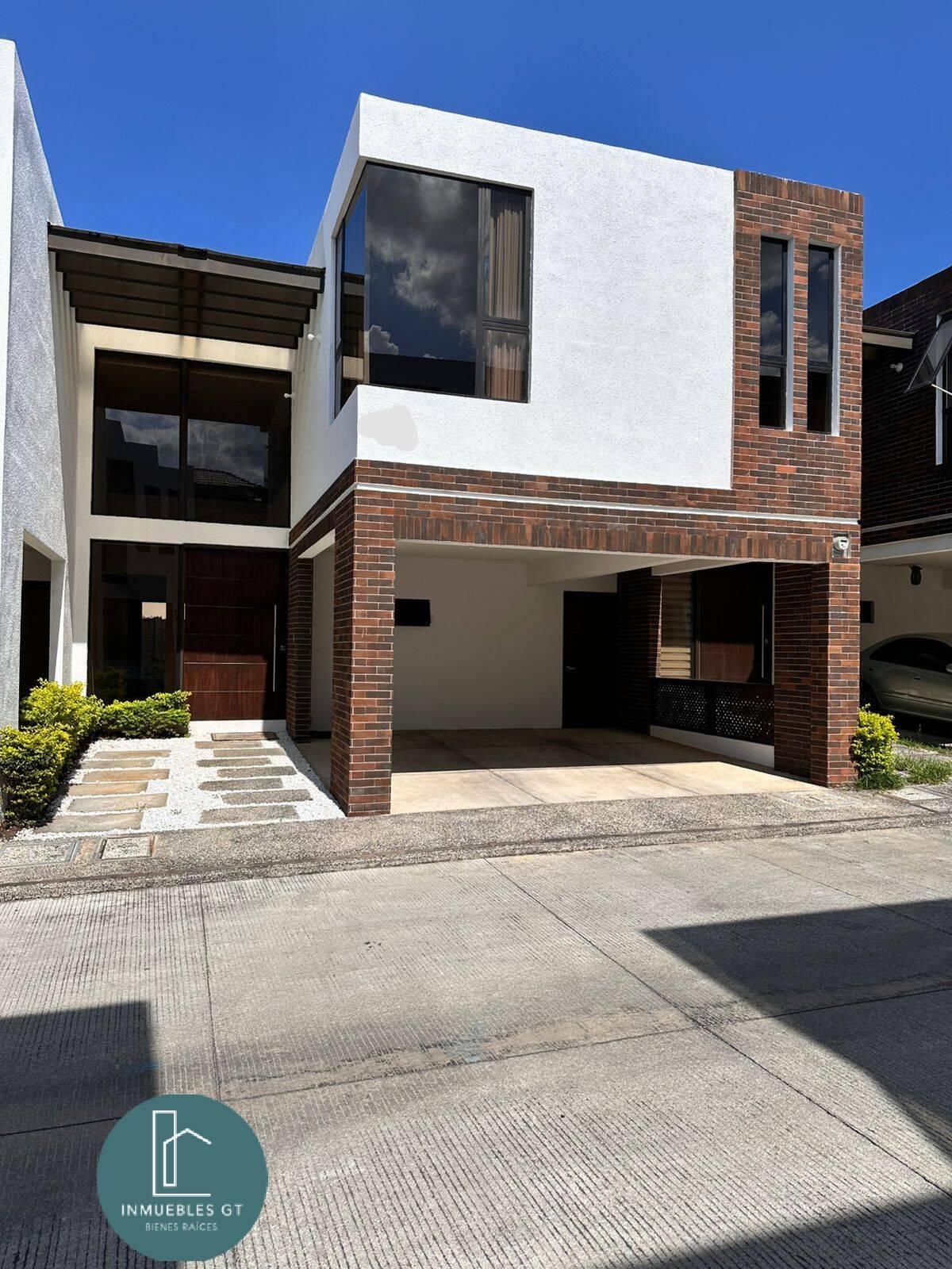 Casa en Venta zona 16 Home16 - Image 1
