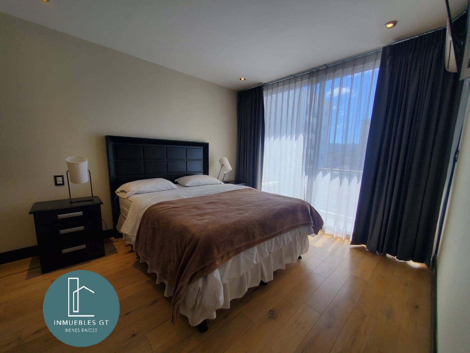 Apartamento en RENTA, Amueblado zona 15 - Miniatura 7