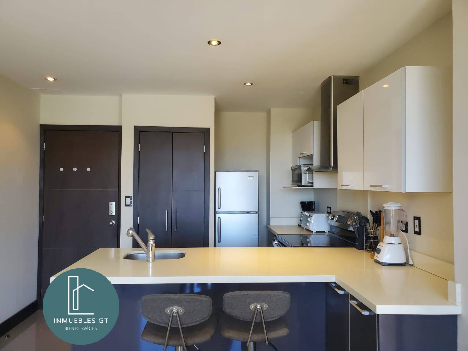 Apartamento en RENTA, Amueblado zona 15 - Miniatura 15