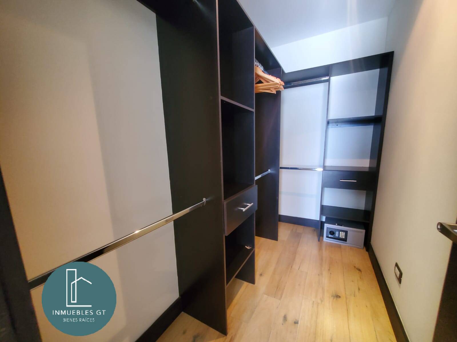 Apartamento en RENTA, Amueblado zona 15 - Image 5